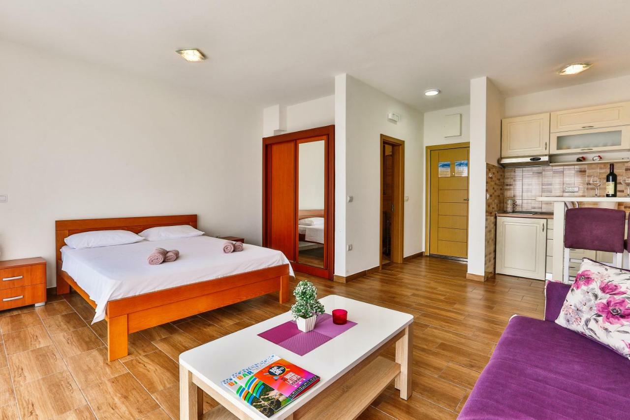 Luna Apartmani Sutomore Exterior photo